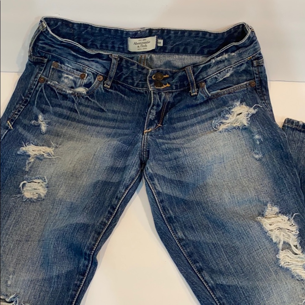 COPY - Abercrombie & Fitch Distressed Jeans 4R flare